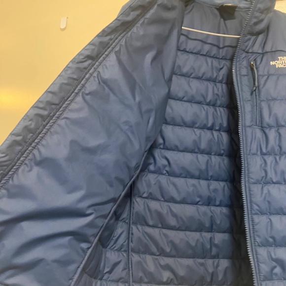 North face puffer jacket - Picture 5 of 7